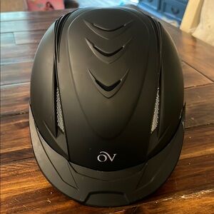 Black ovation deluxe schooler helmet -xxs/xs